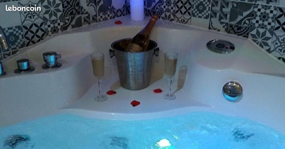 Ecrin D' Amour Suite Romantique Avec Jacuzzi Castels Esterno foto