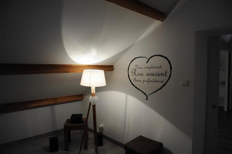 Ecrin D' Amour Suite Romantique Avec Jacuzzi Castels Esterno foto